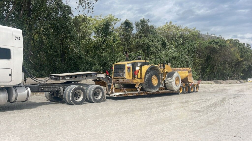 CAT Wheel Loader Lowboy