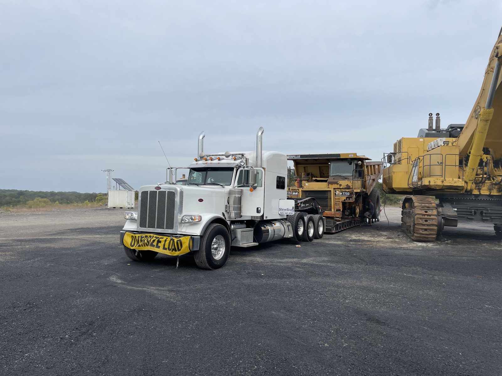 Heavy Haul Excavator Loading